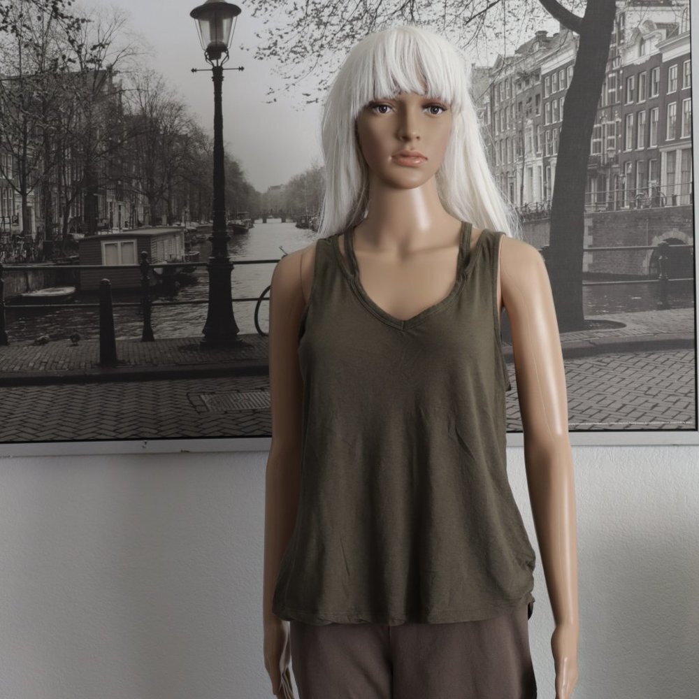 Express Army Green Olive Tank Top M Basics Tee